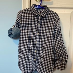 Gap boys 6-7 light weight Button Down Shirt with roll up sleeve.